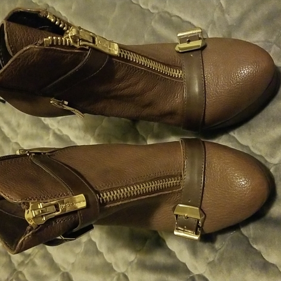 Platform booties - Picture 2 of 8